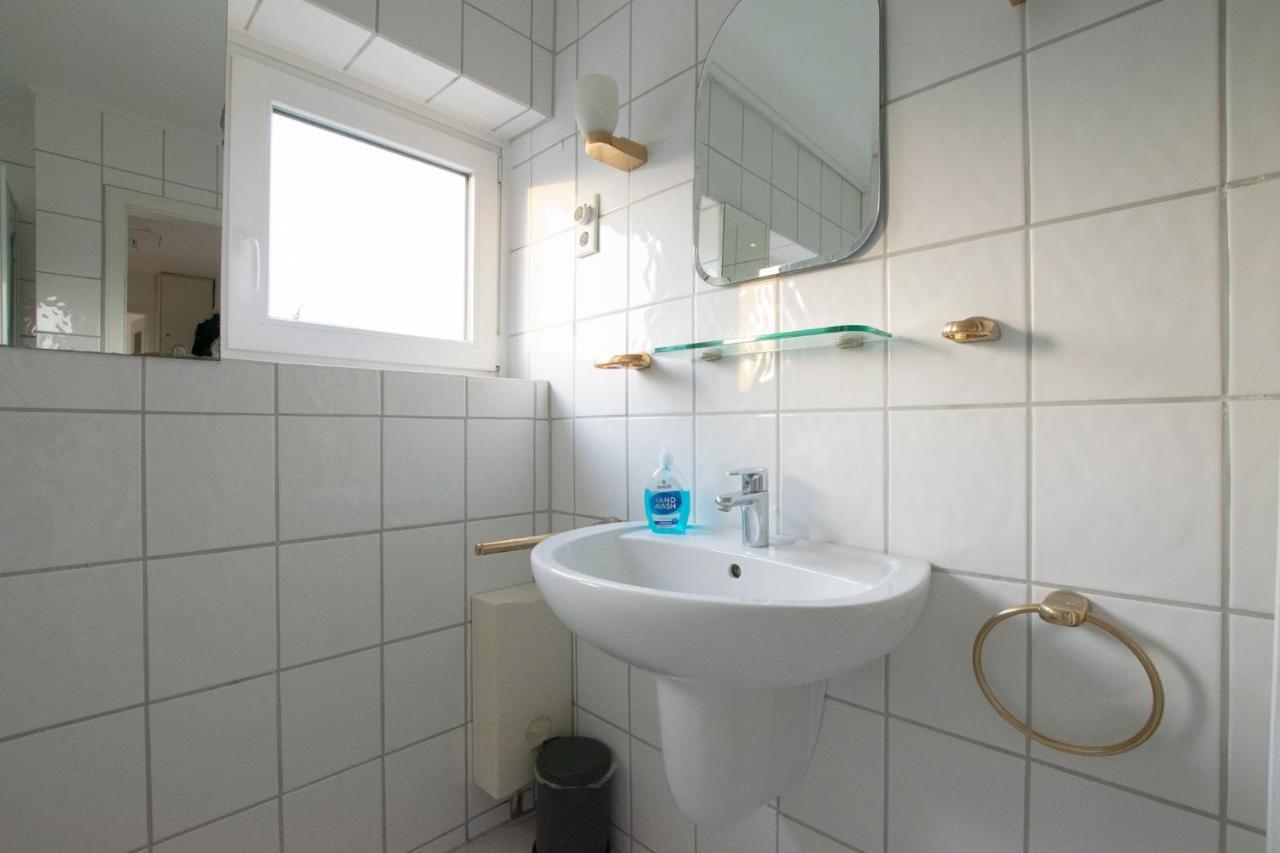 Raj Living - 1 , 3 And 4 Room Apartments - 20 Min Messe Dus & Airport Dus Meerbusch Exterior photo